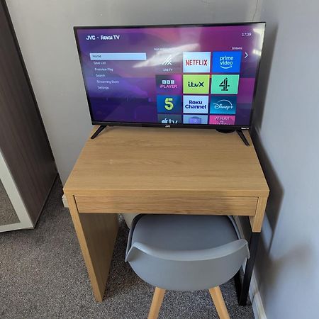 Darwin Stays - Service Accommodation In Newcastle Under Lyme City Centre المظهر الخارجي الصورة