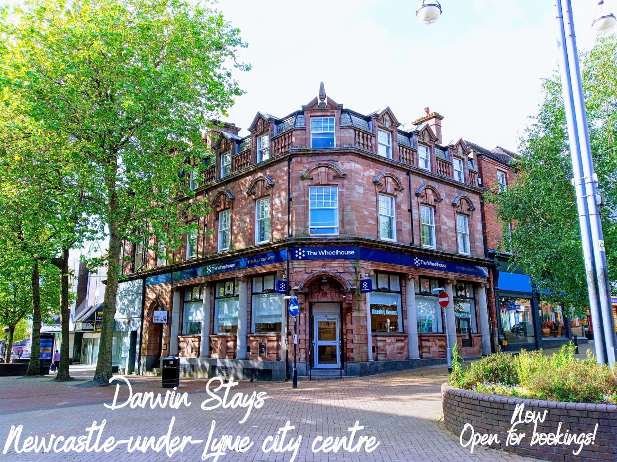 Darwin Stays - Service Accommodation In Newcastle Under Lyme City Centre المظهر الخارجي الصورة