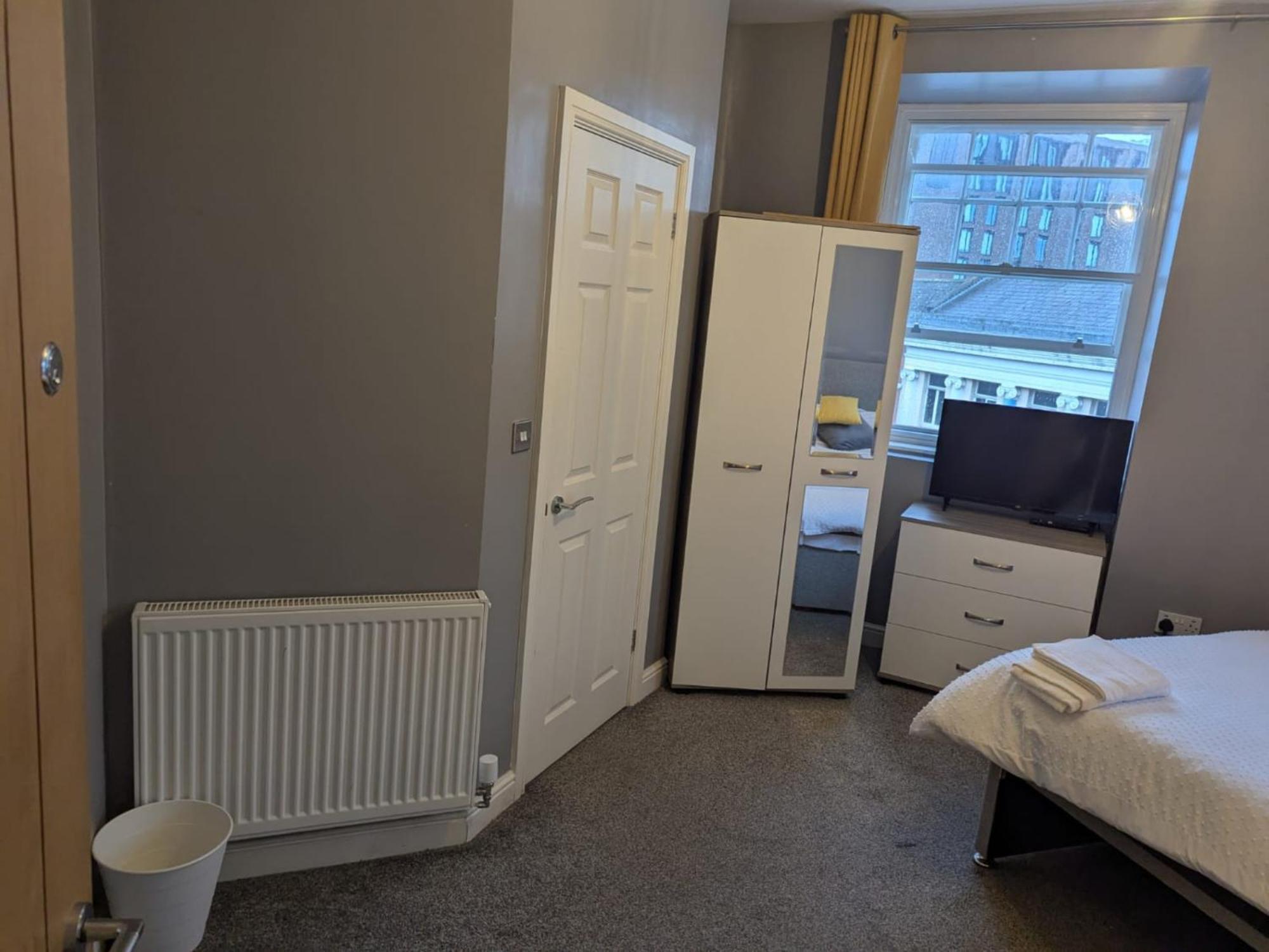 Darwin Stays - Service Accommodation In Newcastle Under Lyme City Centre المظهر الخارجي الصورة