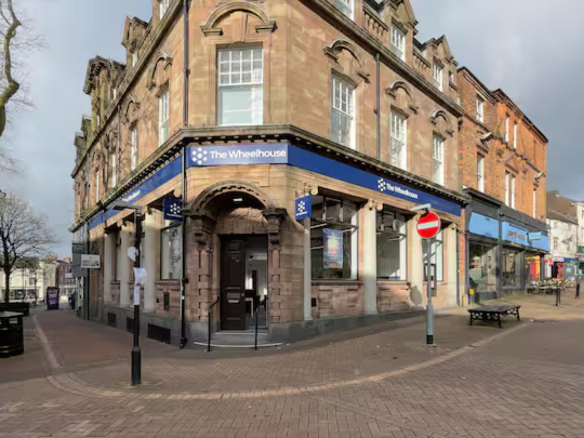 Darwin Stays - Service Accommodation In Newcastle Under Lyme City Centre المظهر الخارجي الصورة