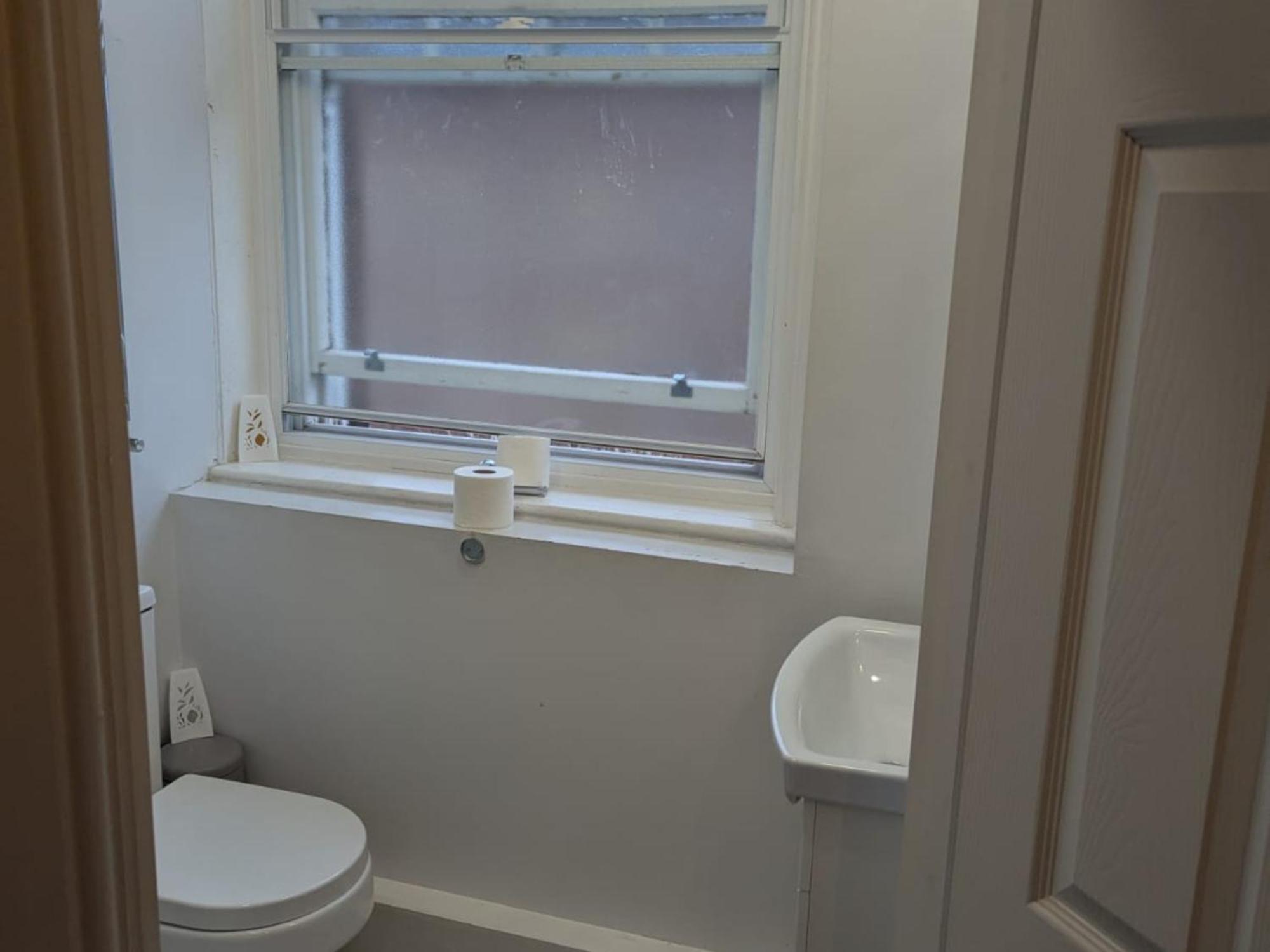 Darwin Stays - Service Accommodation In Newcastle Under Lyme City Centre المظهر الخارجي الصورة
