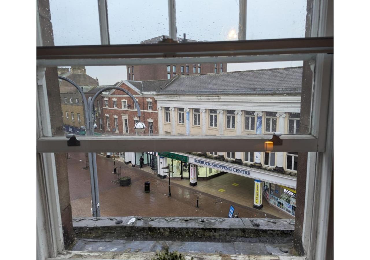 Darwin Stays - Service Accommodation In Newcastle Under Lyme City Centre المظهر الخارجي الصورة