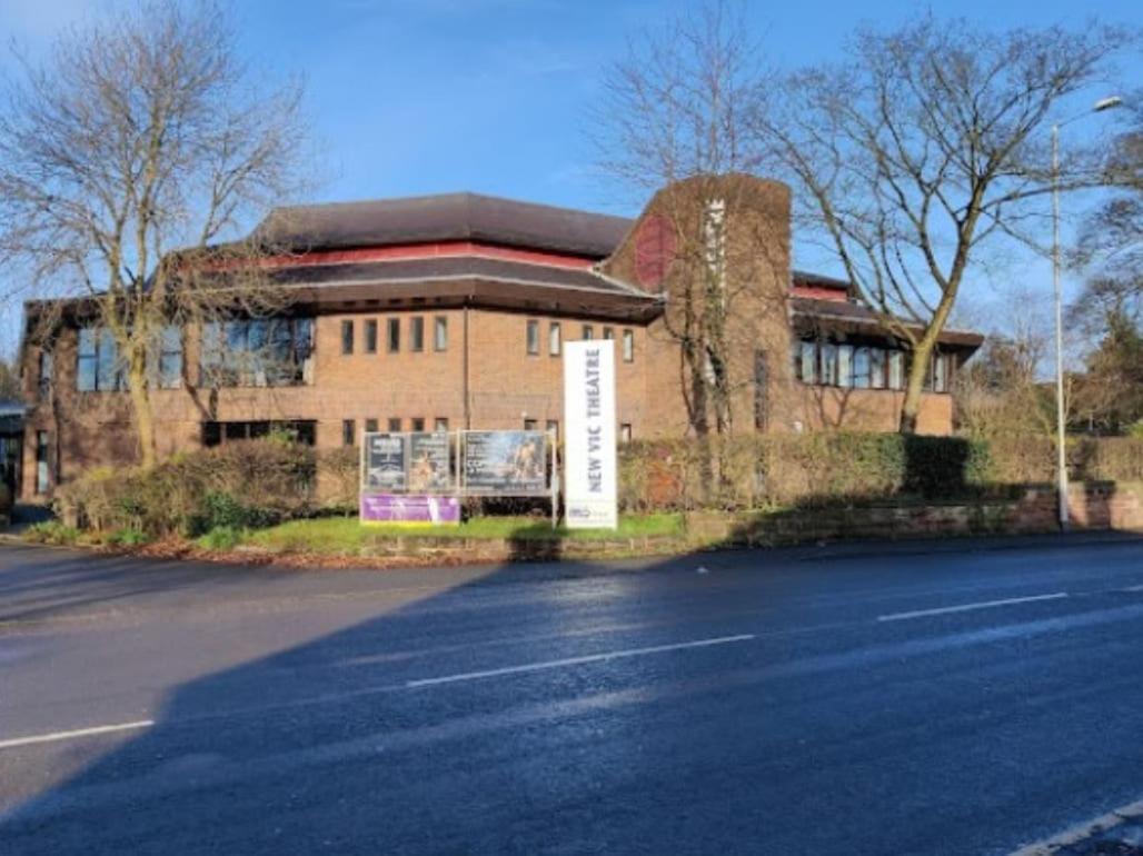 Darwin Stays - Service Accommodation In Newcastle Under Lyme City Centre المظهر الخارجي الصورة
