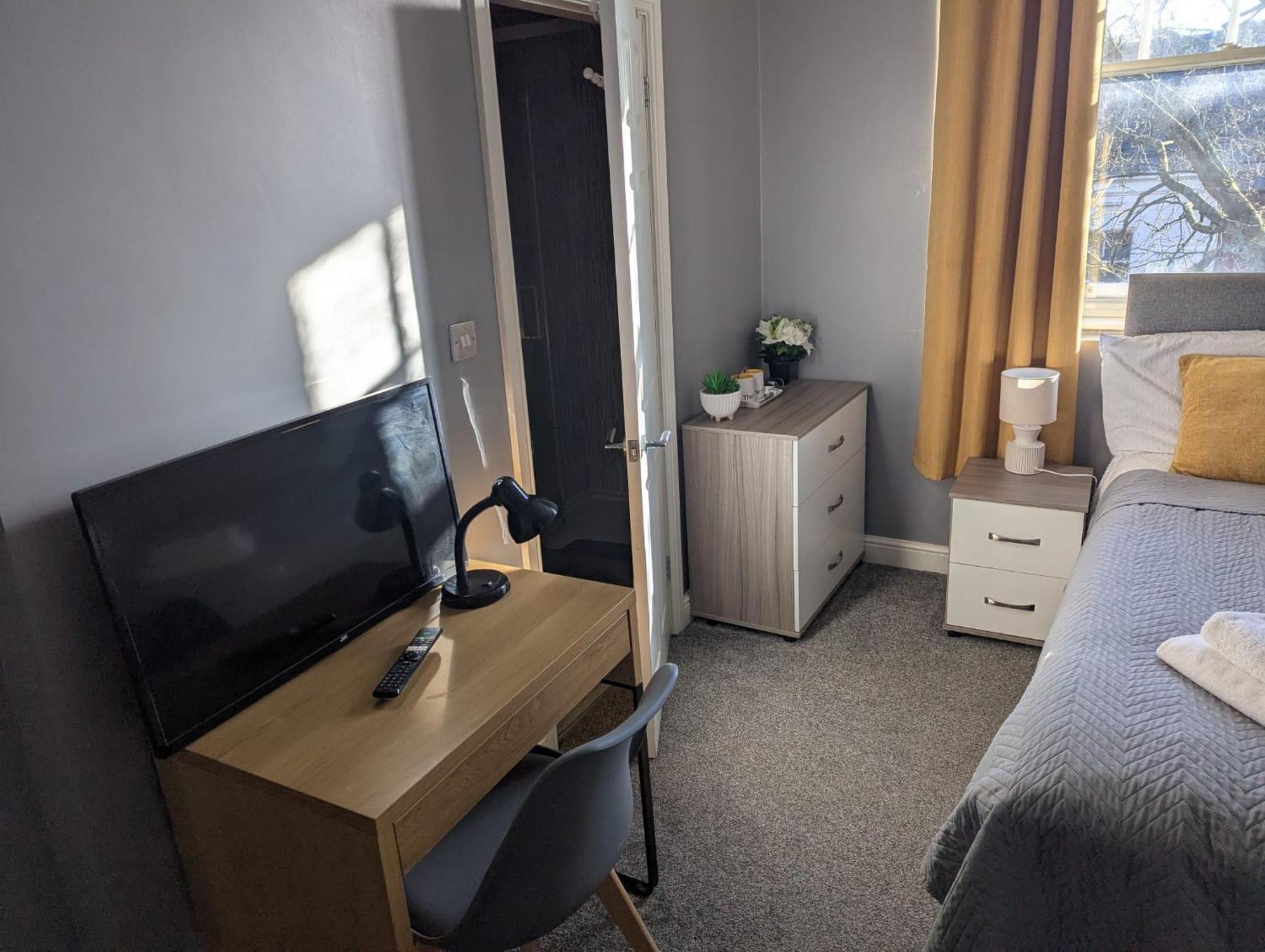 Darwin Stays - Service Accommodation In Newcastle Under Lyme City Centre المظهر الخارجي الصورة